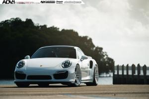 2015 Porsche 911 Turbo S on ADV.1 Wheels (ADV05MV2CS)